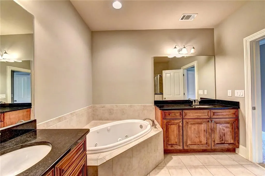 8065 Glisten Avenue, Sandy Springs, Georgia 30328, 3 Bedrooms Bedrooms, ,2 BathroomsBathrooms,Residential,Sold,8065 Glisten Avenue,6550814