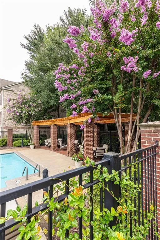 3635 E Paces Circle Ne Unit 1311, Atlanta, Georgia 30326, 2 Bedrooms Bedrooms, ,2 BathroomsBathrooms,Residential,For Sale,3635 E Paces Circle Ne Unit 1311,7649529