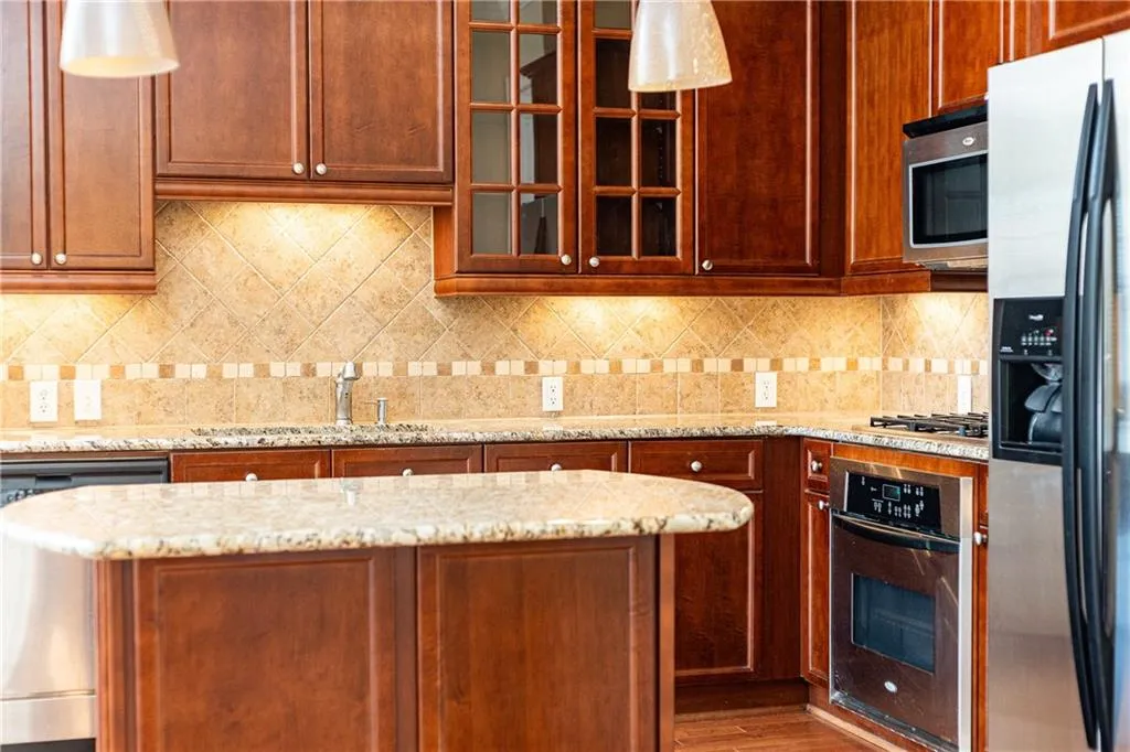 3635 E Paces Circle Ne Unit 1311, Atlanta, Georgia 30326, 2 Bedrooms Bedrooms, ,2 BathroomsBathrooms,Residential,For Sale,3635 E Paces Circle Ne Unit 1311,7649529