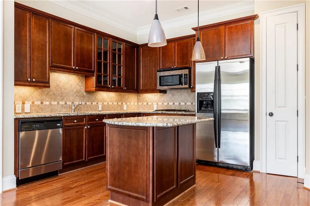 3635 E Paces Circle Ne Unit 1311, Atlanta, Georgia 30326, 2 Bedrooms Bedrooms, ,2 BathroomsBathrooms,Residential,For Sale,3635 E Paces Circle Ne Unit 1311,7649529