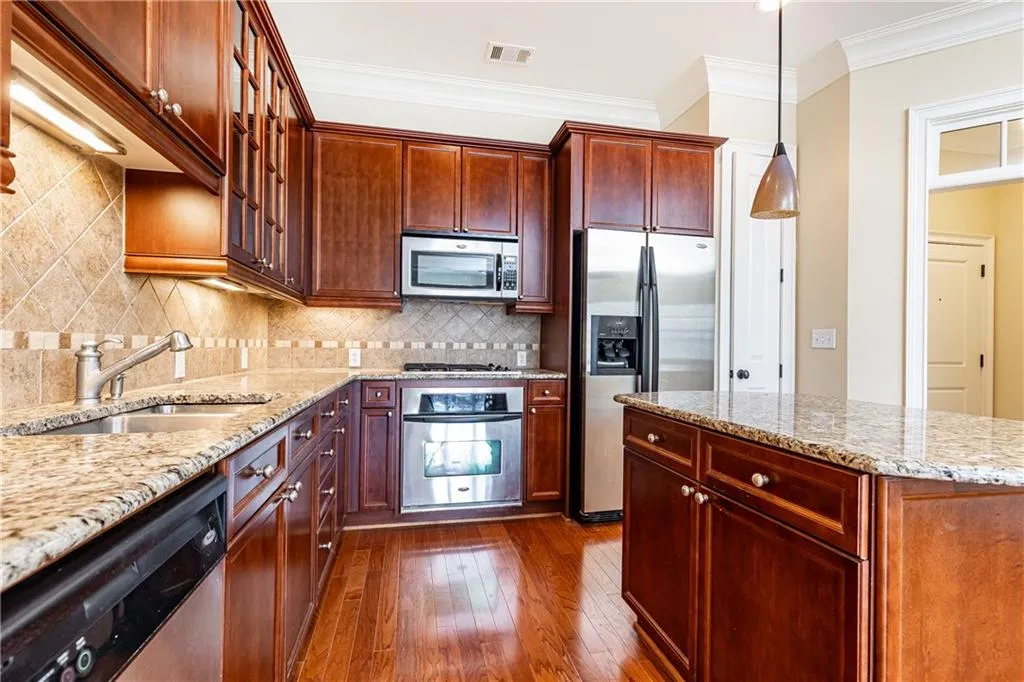 3635 E Paces Circle Ne Unit 1311, Atlanta, Georgia 30326, 2 Bedrooms Bedrooms, ,2 BathroomsBathrooms,Residential,For Sale,3635 E Paces Circle Ne Unit 1311,7649529
