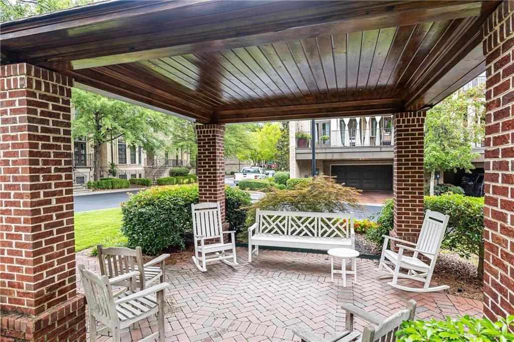 3635 E Paces Circle Ne Unit 1311, Atlanta, Georgia 30326, 2 Bedrooms Bedrooms, ,2 BathroomsBathrooms,Residential,For Sale,3635 E Paces Circle Ne Unit 1311,7649529