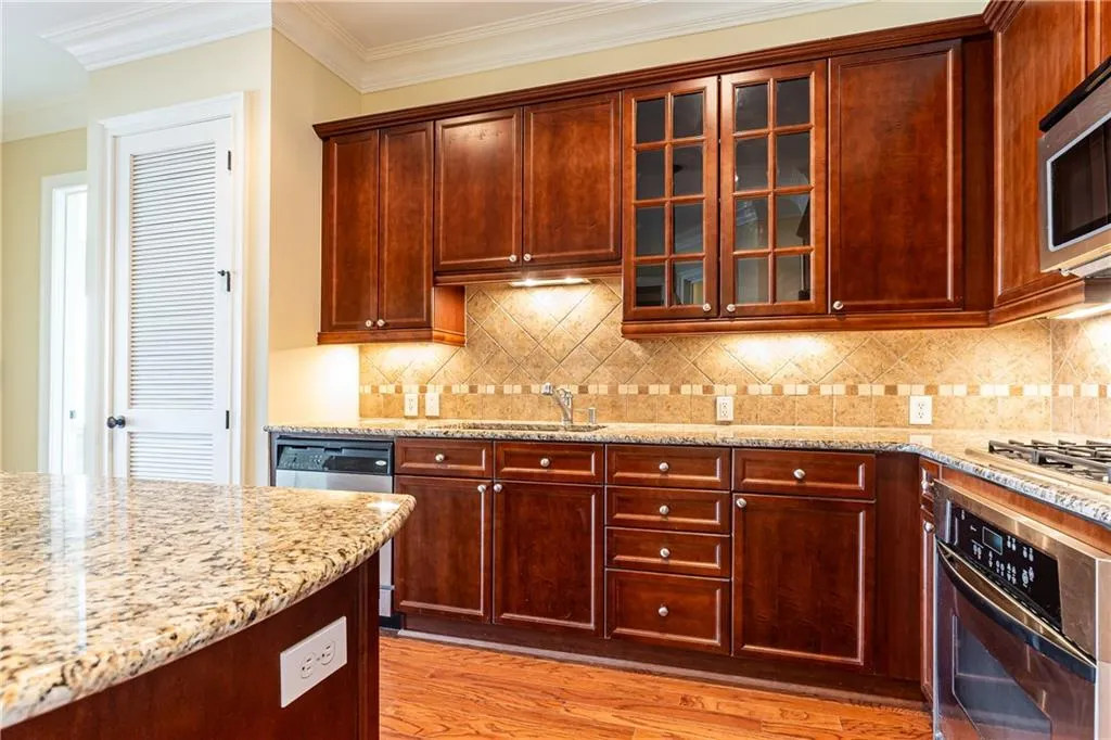 3635 E Paces Circle Ne Unit 1311, Atlanta, Georgia 30326, 2 Bedrooms Bedrooms, ,2 BathroomsBathrooms,Residential,For Sale,3635 E Paces Circle Ne Unit 1311,7649529