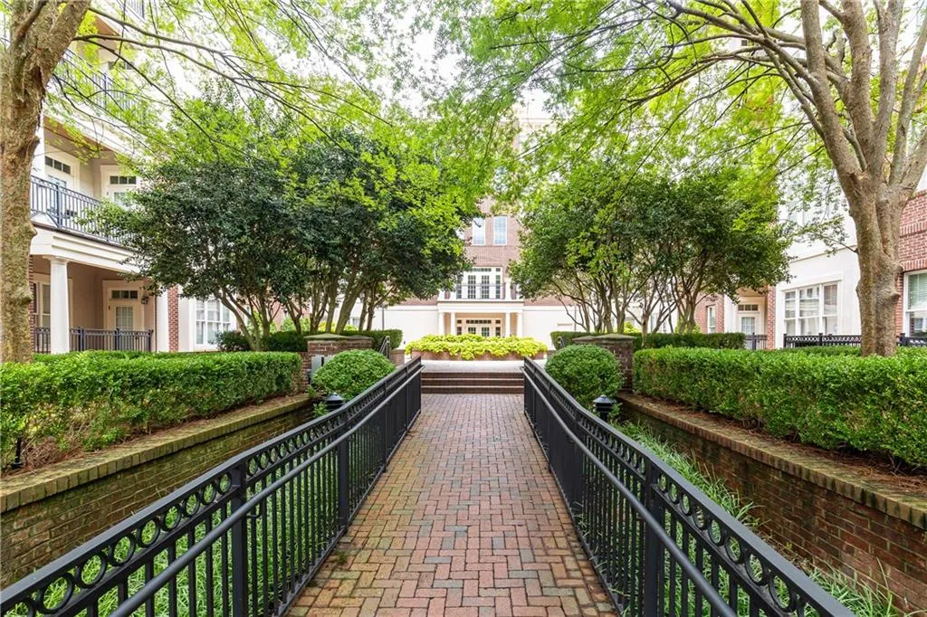 3635 E Paces Circle Ne Unit 1311, Atlanta, Georgia 30326, 2 Bedrooms Bedrooms, ,2 BathroomsBathrooms,Residential,For Sale,3635 E Paces Circle Ne Unit 1311,7649529