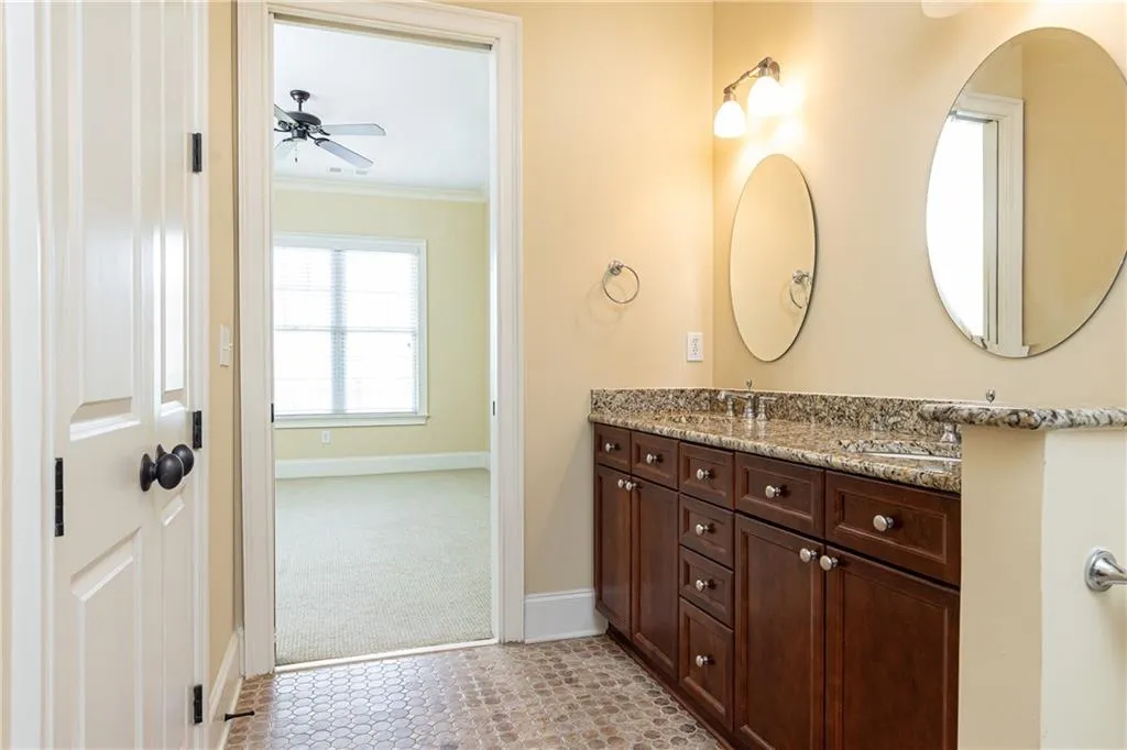 3635 E Paces Circle Ne Unit 1311, Atlanta, Georgia 30326, 2 Bedrooms Bedrooms, ,2 BathroomsBathrooms,Residential,For Sale,3635 E Paces Circle Ne Unit 1311,7649529