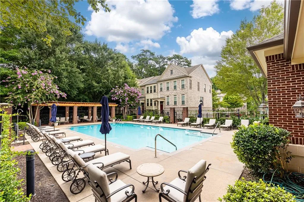 3635 E Paces Circle Ne Unit 1311, Atlanta, Georgia 30326, 2 Bedrooms Bedrooms, ,2 BathroomsBathrooms,Residential,For Sale,3635 E Paces Circle Ne Unit 1311,7649529