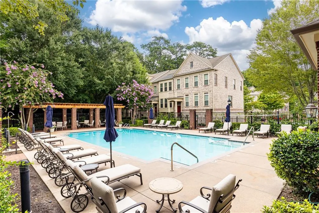 3635 E Paces Circle Ne Unit 1311, Atlanta, Georgia 30326, 2 Bedrooms Bedrooms, ,2 BathroomsBathrooms,Residential,For Sale,3635 E Paces Circle Ne Unit 1311,7649529