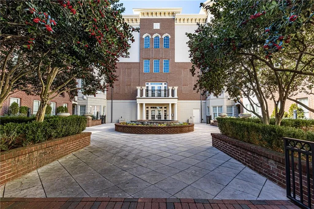 3635 E Paces Circle Ne Unit 1311, Atlanta, Georgia 30326, 2 Bedrooms Bedrooms, ,2 BathroomsBathrooms,Residential,For Sale,3635 E Paces Circle Ne Unit 1311,7649529