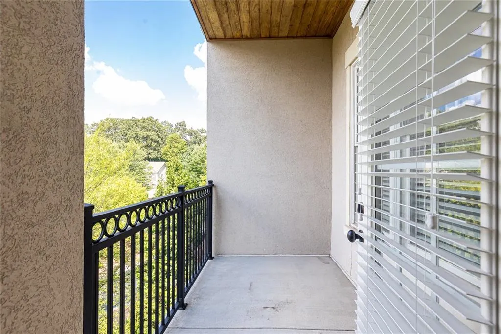 3635 E Paces Circle Ne Unit 1311, Atlanta, Georgia 30326, 2 Bedrooms Bedrooms, ,2 BathroomsBathrooms,Residential,For Sale,3635 E Paces Circle Ne Unit 1311,7649529