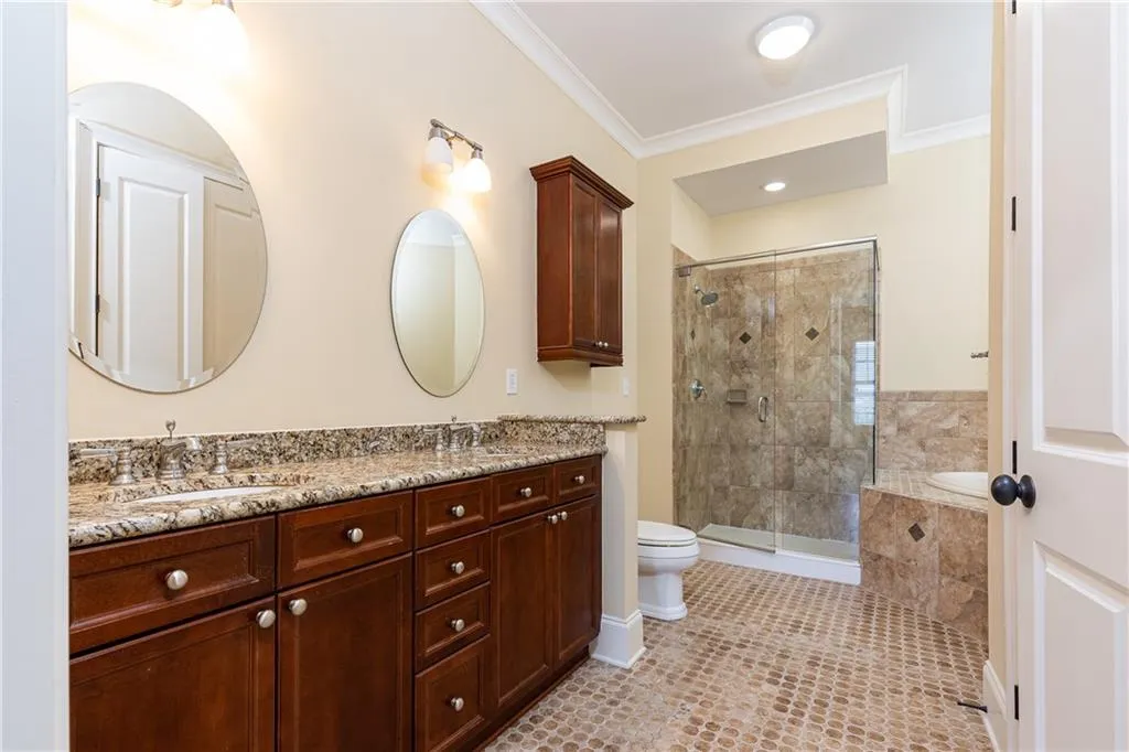 3635 E Paces Circle Ne Unit 1311, Atlanta, Georgia 30326, 2 Bedrooms Bedrooms, ,2 BathroomsBathrooms,Residential,For Sale,3635 E Paces Circle Ne Unit 1311,7649529
