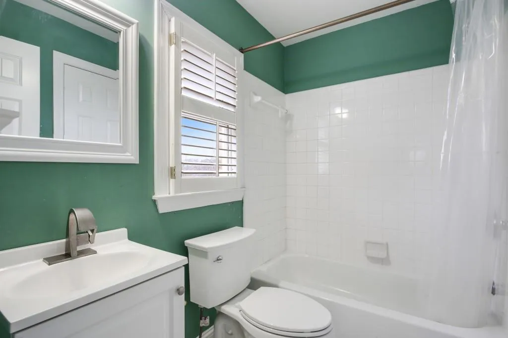 6490 Glen Oaks Lane, Sandy Springs, Georgia 30328, 5 Bedrooms Bedrooms, ,4 BathroomsBathrooms,Residential,Sold,6490 Glen Oaks Lane,6842661 6490 Glen Oaks Lane, Sandy Springs, Georgia 30328, 5 Bedrooms Bedrooms, ,4 BathroomsBathrooms,Residential,Sold,6490 Glen Oaks Lane,6842661