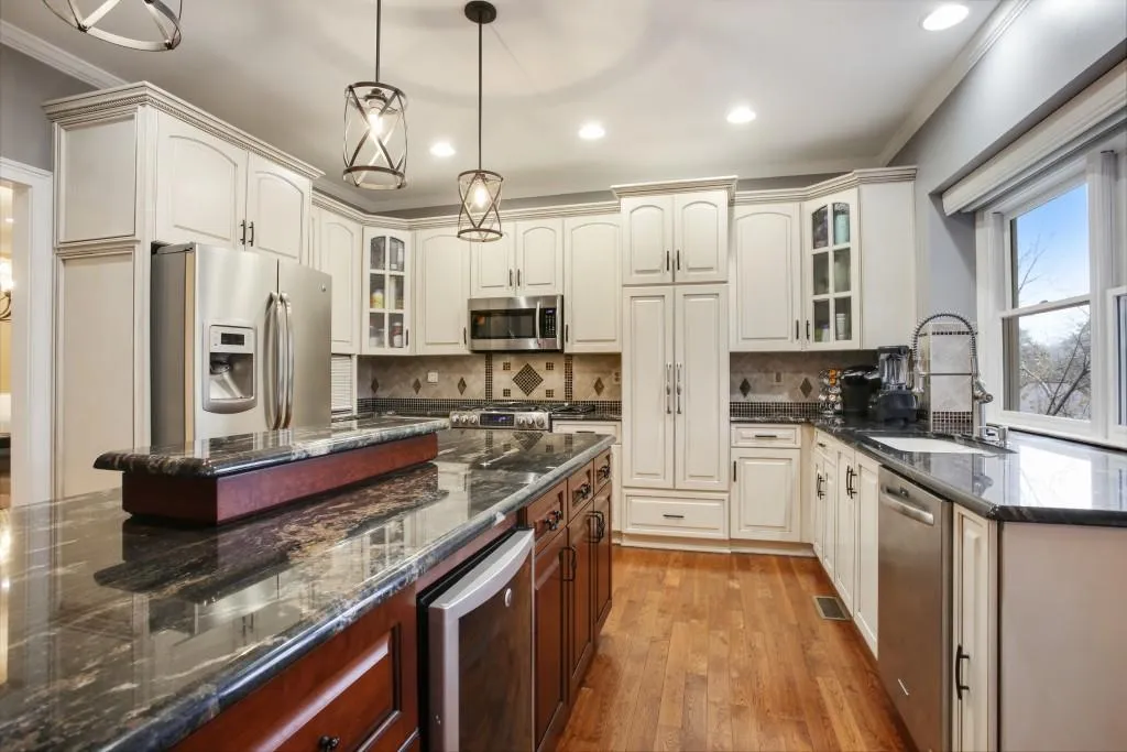 6490 Glen Oaks Lane, Sandy Springs, Georgia 30328, 5 Bedrooms Bedrooms, ,4 BathroomsBathrooms,Residential,Sold,6490 Glen Oaks Lane,6842661 6490 Glen Oaks Lane, Sandy Springs, Georgia 30328, 5 Bedrooms Bedrooms, ,4 BathroomsBathrooms,Residential,Sold,6490 Glen Oaks Lane,6842661