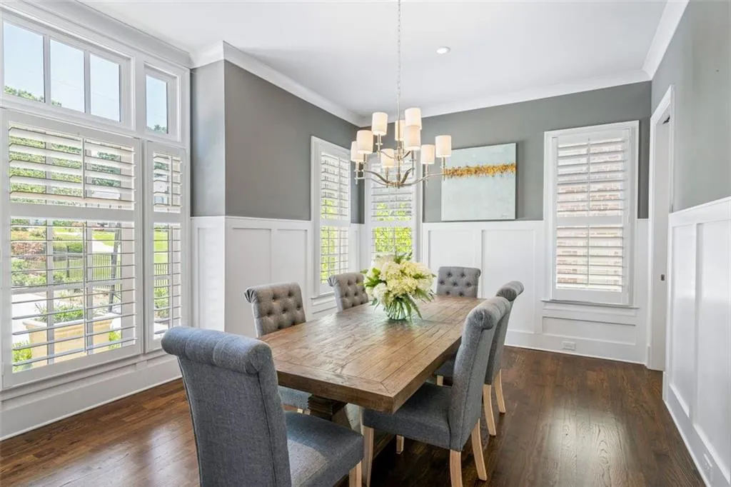 4698 E Conway Drive Nw, Atlanta, Georgia 30327, 6 Bedrooms Bedrooms, ,5 BathroomsBathrooms,Residential,Sold,4698 E Conway Drive Nw,7070446