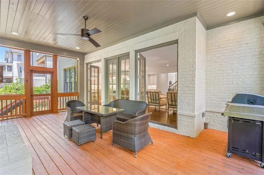 4698 E Conway Drive Nw, Atlanta, Georgia 30327, 6 Bedrooms Bedrooms, ,5 BathroomsBathrooms,Residential,Sold,4698 E Conway Drive Nw,7070446