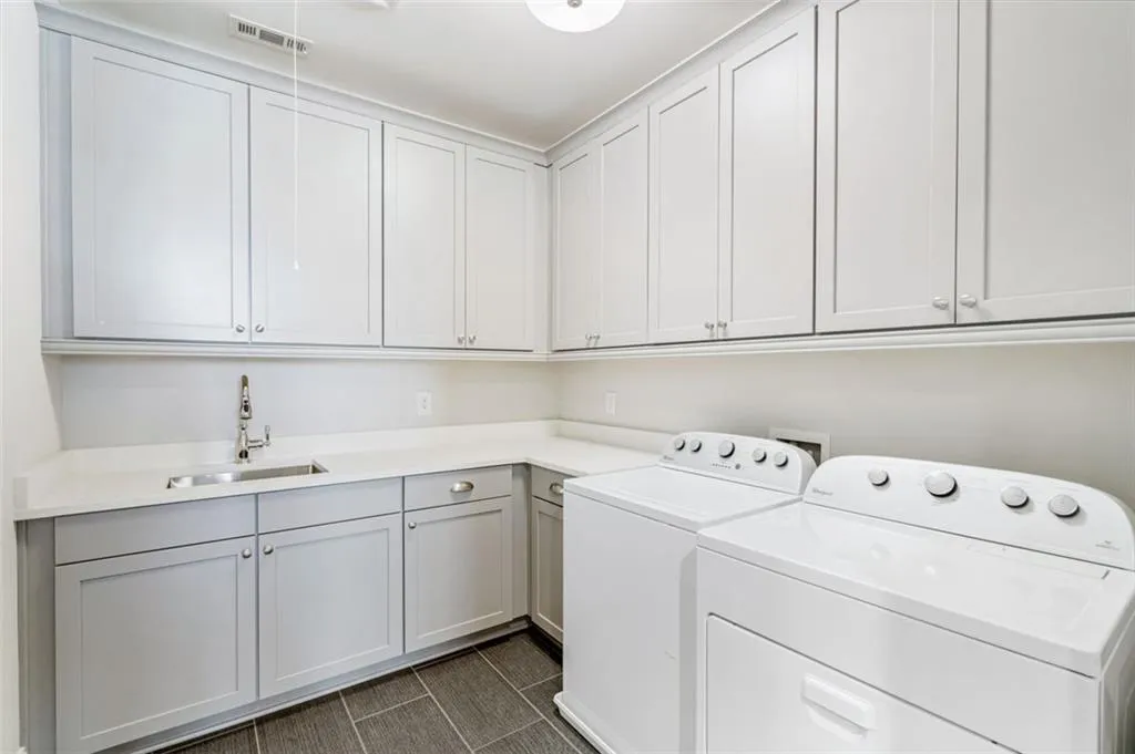 4698 E Conway Drive Nw, Atlanta, Georgia 30327, 6 Bedrooms Bedrooms, ,5 BathroomsBathrooms,Residential,Sold,4698 E Conway Drive Nw,7070446