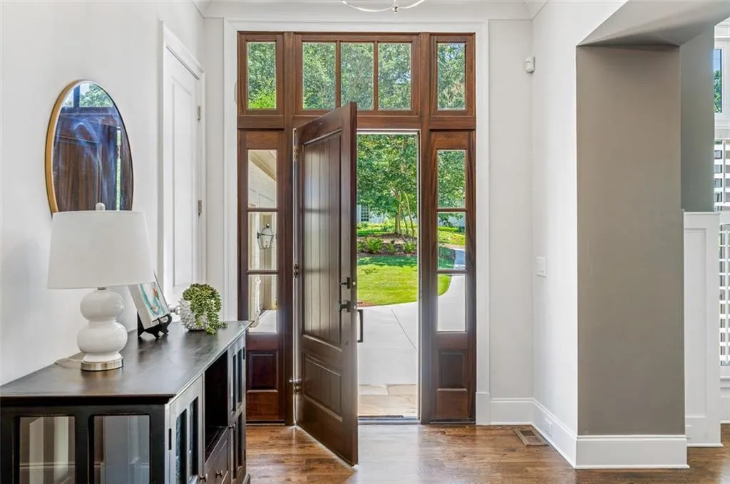 4698 E Conway Drive Nw, Atlanta, Georgia 30327, 6 Bedrooms Bedrooms, ,5 BathroomsBathrooms,Residential,Sold,4698 E Conway Drive Nw,7070446