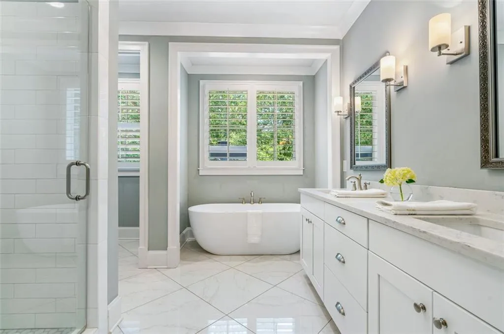 4698 E Conway Drive Nw, Atlanta, Georgia 30327, 6 Bedrooms Bedrooms, ,5 BathroomsBathrooms,Residential,Sold,4698 E Conway Drive Nw,7070446