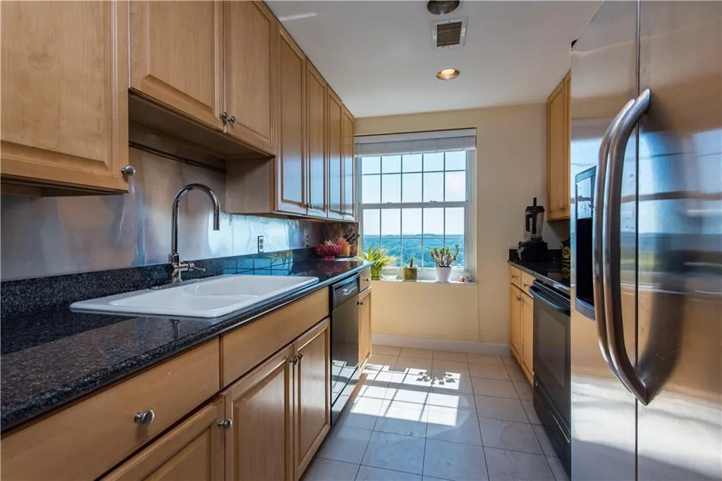 195 14th Street Ne Unit 1905, Atlanta, Georgia 30309, 2 Bedrooms Bedrooms, ,2 BathroomsBathrooms,Residential,Sold,195 14th Street Ne Unit 1905,5713983