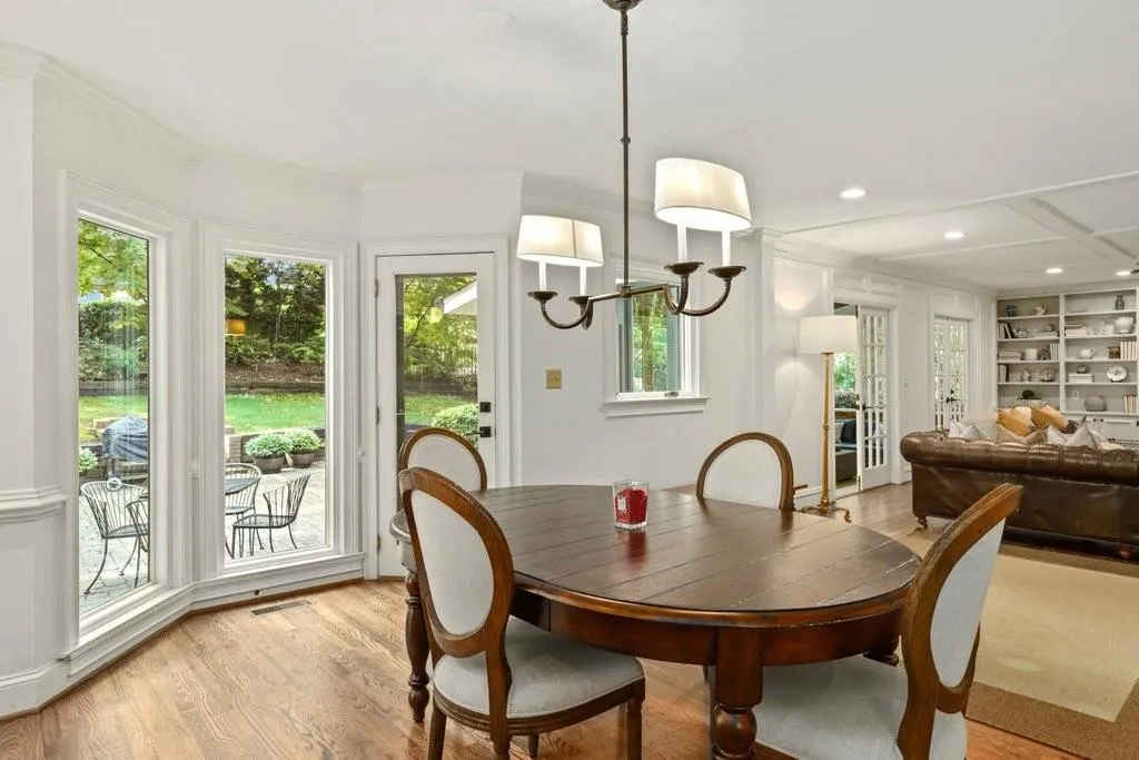 355 Kelson Drive Nw, Atlanta, Georgia 30327, 5 Bedrooms Bedrooms, ,5 BathroomsBathrooms,Residential,Sold,355 Kelson Drive Nw,6883058