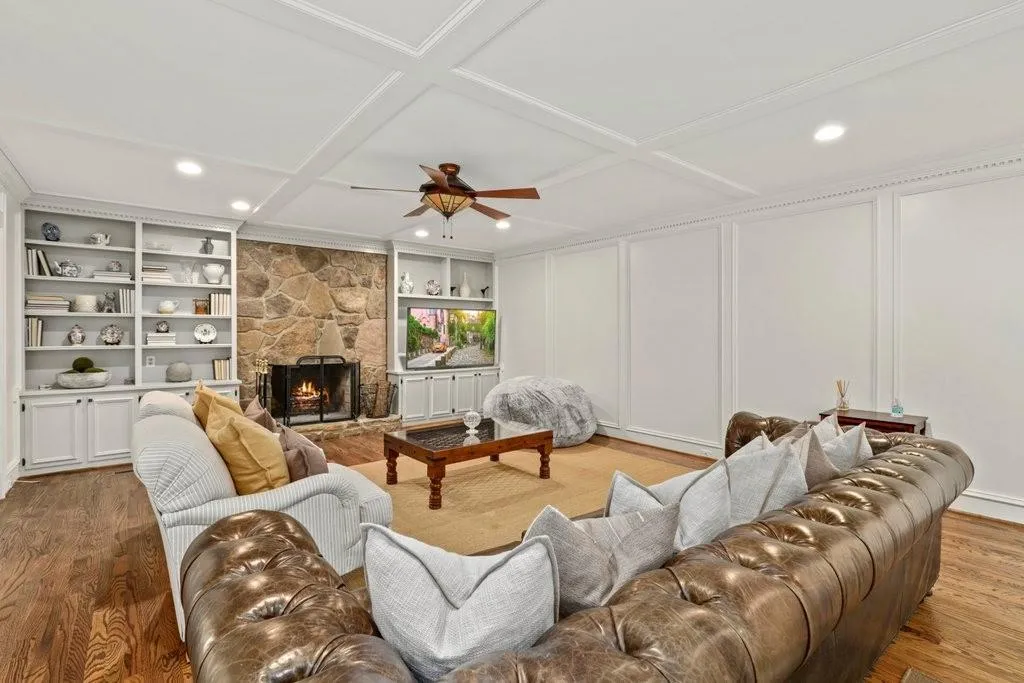 355 Kelson Drive Nw, Atlanta, Georgia 30327, 5 Bedrooms Bedrooms, ,5 BathroomsBathrooms,Residential,Sold,355 Kelson Drive Nw,6883058