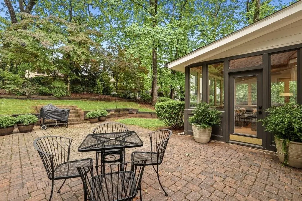 355 Kelson Drive Nw, Atlanta, Georgia 30327, 5 Bedrooms Bedrooms, ,5 BathroomsBathrooms,Residential,Sold,355 Kelson Drive Nw,6883058