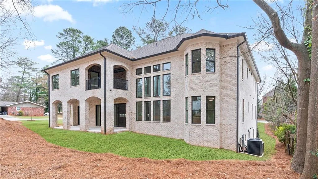 1694 Harts Mill Road Ne, Brookhaven, Georgia 30319, 8 Bedrooms Bedrooms, 0 ,7 BathroomsBathrooms,Residential,For Sale,1694 Harts Mill Road Ne,7702097