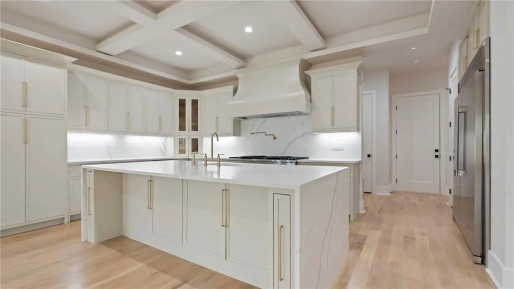 1694 Harts Mill Road Ne, Brookhaven, Georgia 30319, 8 Bedrooms Bedrooms, 0 ,7 BathroomsBathrooms,Residential,For Sale,1694 Harts Mill Road Ne,7702097