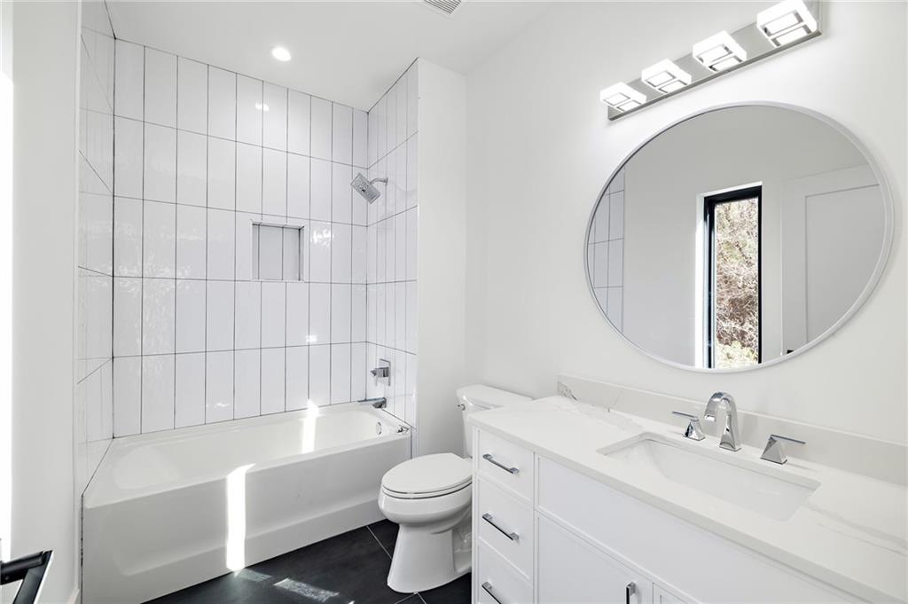 Secondary bathroom.