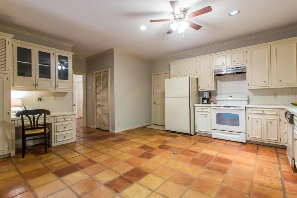 415 Greenlaurel Drive Ne, Atlanta, Georgia 30342, 3 Bedrooms Bedrooms, ,3 BathroomsBathrooms,Residential,Sold,415 Greenlaurel Drive Ne,5957229