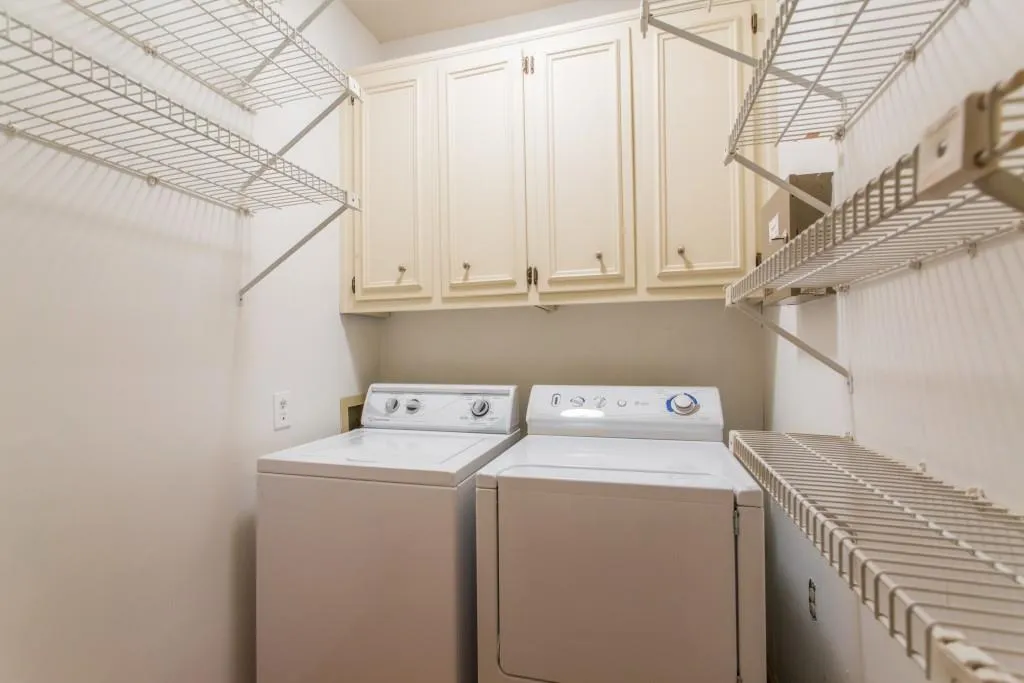 415 Greenlaurel Drive Ne, Atlanta, Georgia 30342, 3 Bedrooms Bedrooms, ,3 BathroomsBathrooms,Residential,Sold,415 Greenlaurel Drive Ne,5957229