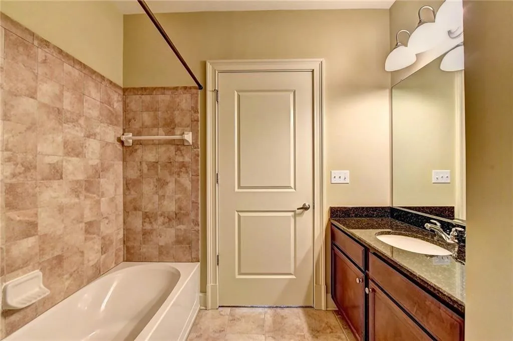 200 River Vista Drive Unit 728, Atlanta, Georgia 30339, 2 Bedrooms Bedrooms, ,2 BathroomsBathrooms,Residential,Sold,200 River Vista Drive Unit 728,6057053