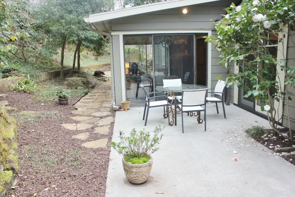 7165 Riverside Drive, Sandy Springs, Georgia 30328, 4 Bedrooms Bedrooms, ,3 BathroomsBathrooms,Residential,Sold,7165 Riverside Drive,5514532