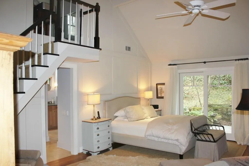 7165 Riverside Drive, Sandy Springs, Georgia 30328, 4 Bedrooms Bedrooms, ,3 BathroomsBathrooms,Residential,Sold,7165 Riverside Drive,5514532
