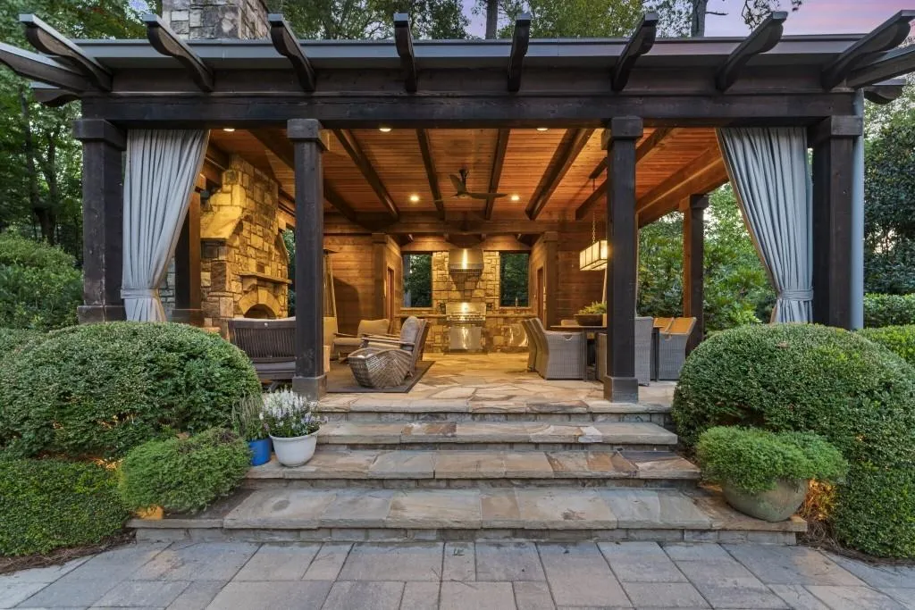 2904 Arden Road Nw, Atlanta, Georgia 30327, 5 Bedrooms Bedrooms, ,6 BathroomsBathrooms,Residential,For Sale,2904 Arden Road Nw,7633990