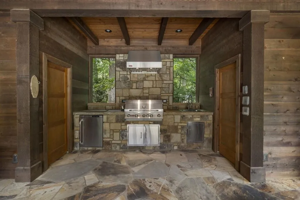 2904 Arden Road Nw, Atlanta, Georgia 30327, 5 Bedrooms Bedrooms, ,6 BathroomsBathrooms,Residential,For Sale,2904 Arden Road Nw,7633990