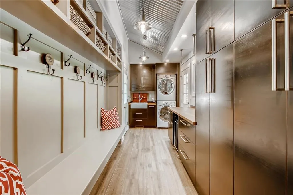 7520 Winters Chapel Road, Atlanta, Georgia 30350, 4 Bedrooms Bedrooms, ,2 BathroomsBathrooms,Residential,Sold,7520 Winters Chapel Road,6733112