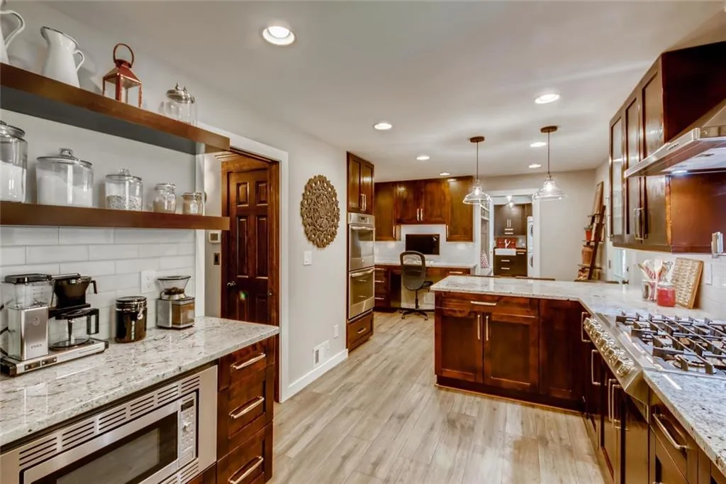 7520 Winters Chapel Road, Atlanta, Georgia 30350, 4 Bedrooms Bedrooms, ,2 BathroomsBathrooms,Residential,Sold,7520 Winters Chapel Road,6733112