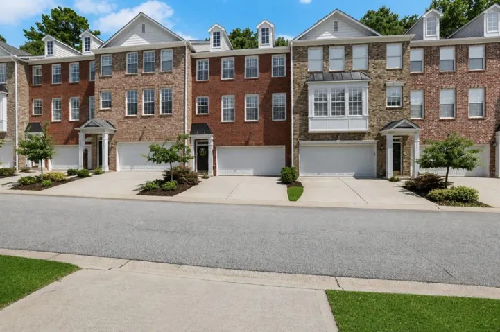 3749 Chattahoochee Summit Drive, Atlanta, Georgia 30339