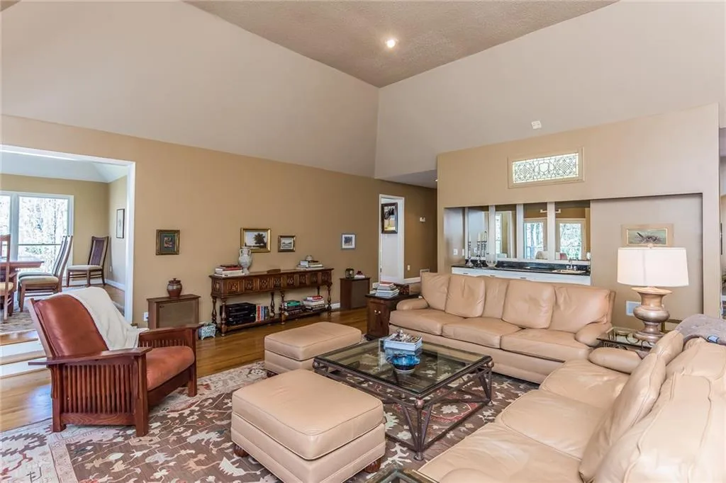 5530 W Idlewood Lane, Atlanta, Georgia 30327, 5 Bedrooms Bedrooms, ,3 BathroomsBathrooms,Residential,Sold,5530 W Idlewood Lane,5819312