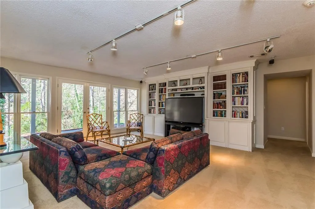 5530 W Idlewood Lane, Atlanta, Georgia 30327, 5 Bedrooms Bedrooms, ,3 BathroomsBathrooms,Residential,Sold,5530 W Idlewood Lane,5819312