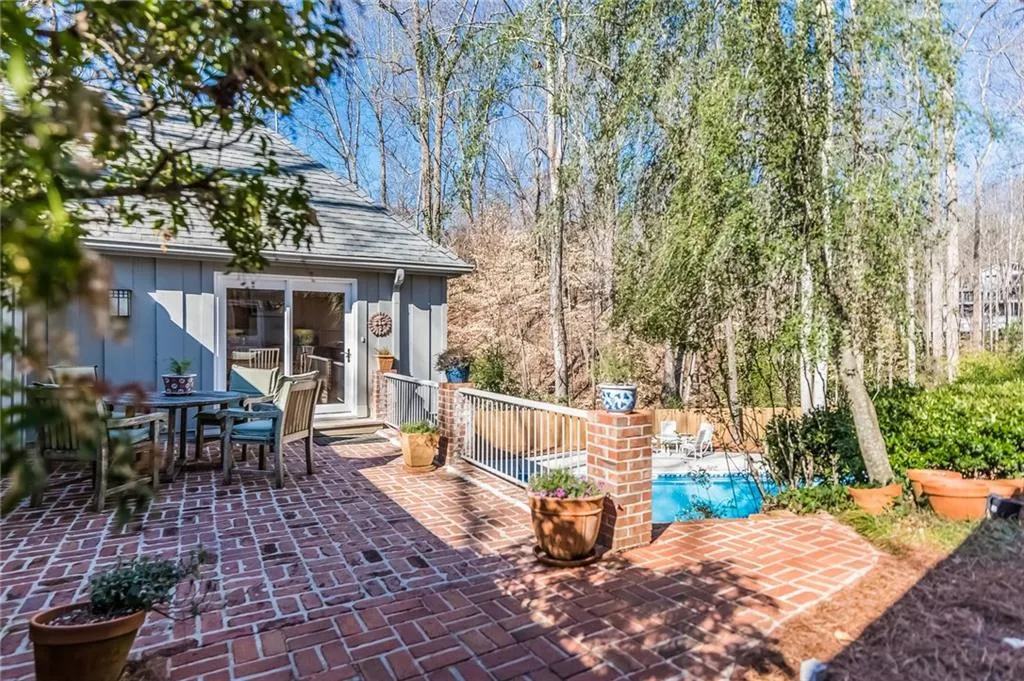 5530 W Idlewood Lane, Atlanta, Georgia 30327, 5 Bedrooms Bedrooms, ,3 BathroomsBathrooms,Residential,Sold,5530 W Idlewood Lane,5819312