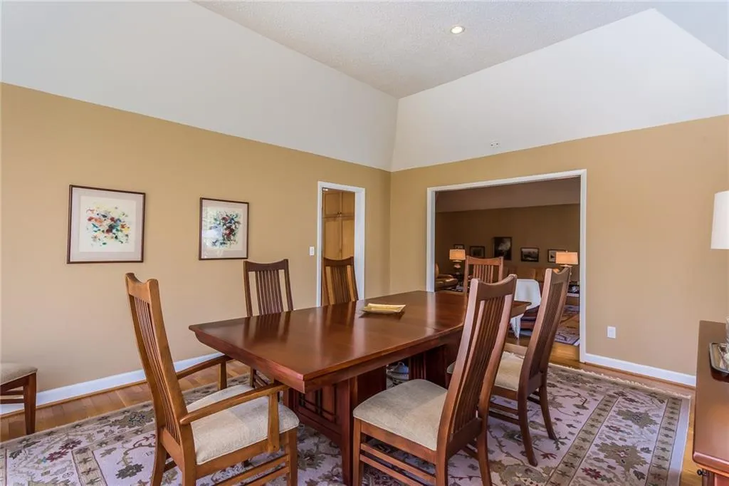 5530 W Idlewood Lane, Atlanta, Georgia 30327, 5 Bedrooms Bedrooms, ,3 BathroomsBathrooms,Residential,Sold,5530 W Idlewood Lane,5819312