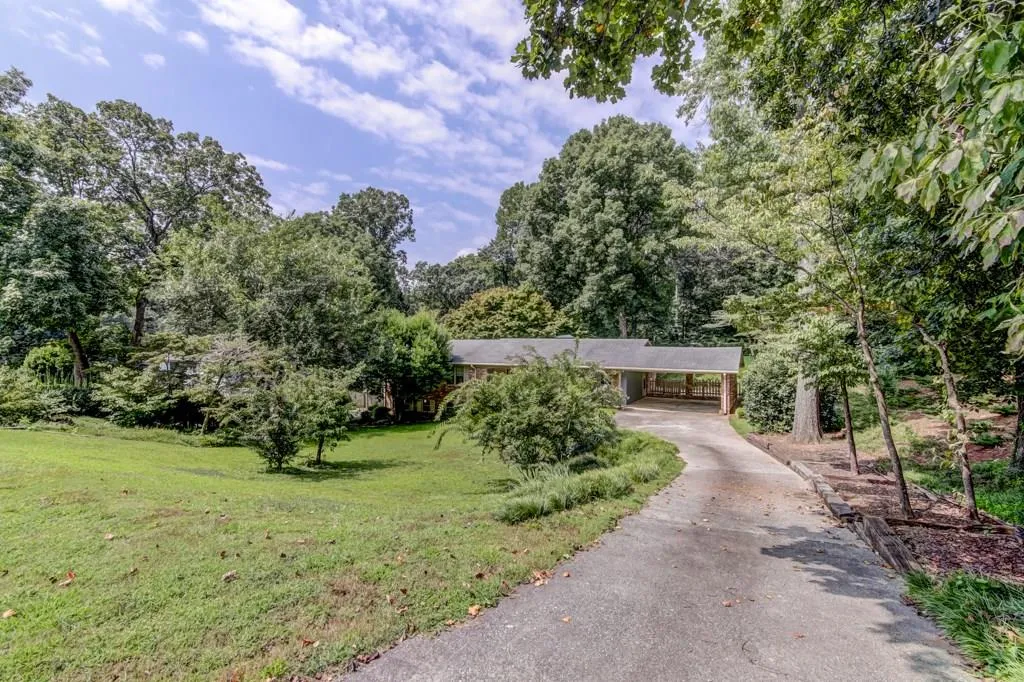 435 Elden Drive, Sandy Springs, Georgia 30342, 3 Bedrooms Bedrooms, ,2 BathroomsBathrooms,Residential,Sold,435 Elden Drive,6062749