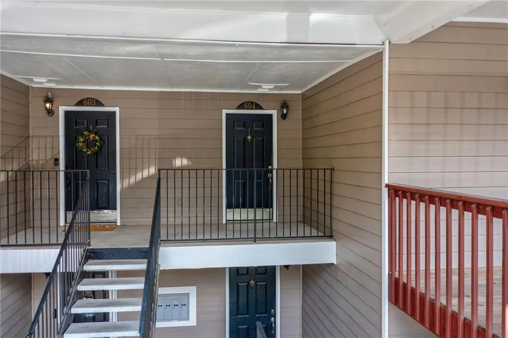 604 Brighton Point, Sandy Springs, Georgia 30328, 2 Bedrooms Bedrooms, ,2 BathroomsBathrooms,Residential,Sold,604 Brighton Point,7261436