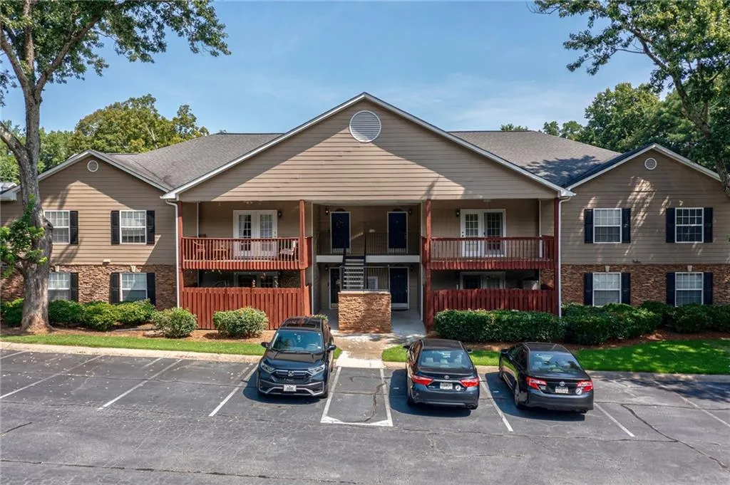 604 Brighton Point, Sandy Springs, Georgia 30328, 2 Bedrooms Bedrooms, ,2 BathroomsBathrooms,Residential,Sold,604 Brighton Point,7261436