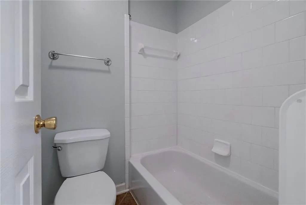 604 Brighton Point, Sandy Springs, Georgia 30328, 2 Bedrooms Bedrooms, ,2 BathroomsBathrooms,Residential,Sold,604 Brighton Point,7261436