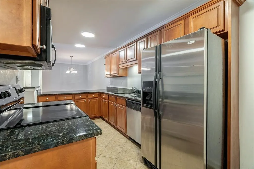 604 Brighton Point, Sandy Springs, Georgia 30328, 2 Bedrooms Bedrooms, ,2 BathroomsBathrooms,Residential,Sold,604 Brighton Point,7261436