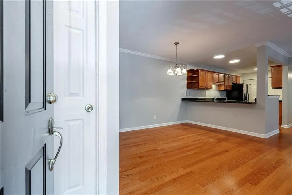 604 Brighton Point, Sandy Springs, Georgia 30328, 2 Bedrooms Bedrooms, ,2 BathroomsBathrooms,Residential,Sold,604 Brighton Point,7261436