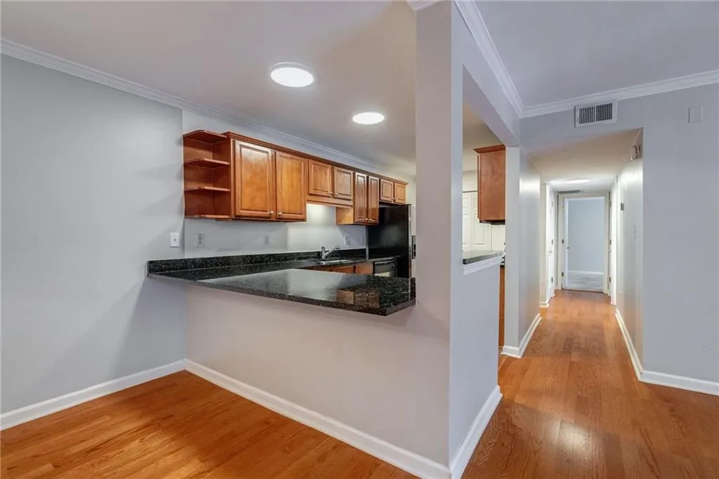 604 Brighton Point, Sandy Springs, Georgia 30328, 2 Bedrooms Bedrooms, ,2 BathroomsBathrooms,Residential,Sold,604 Brighton Point,7261436