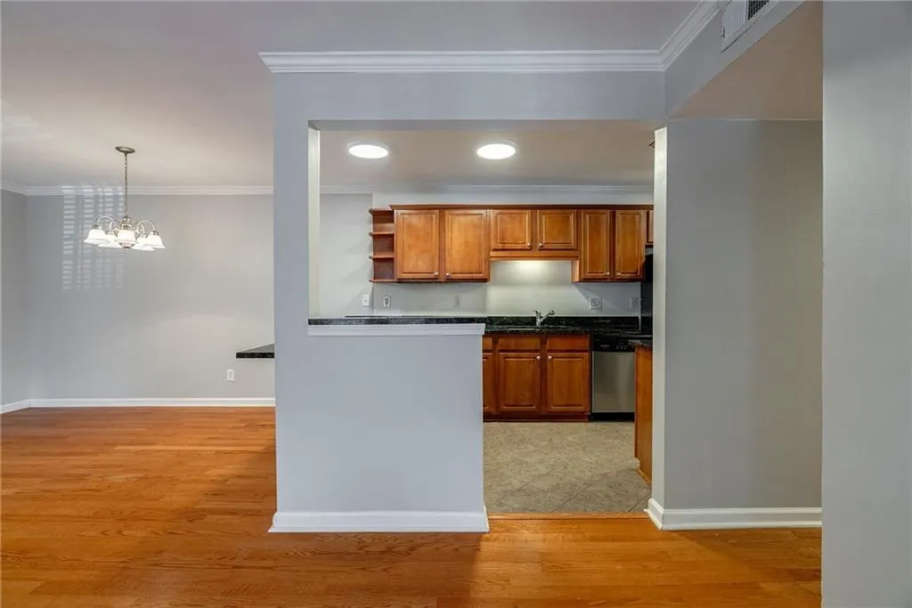 604 Brighton Point, Sandy Springs, Georgia 30328, 2 Bedrooms Bedrooms, ,2 BathroomsBathrooms,Residential,Sold,604 Brighton Point,7261436